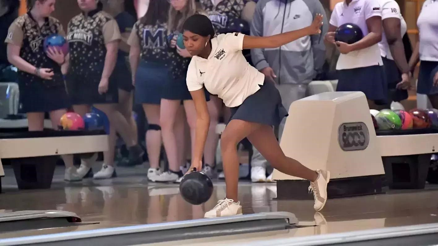 Bowling Earns Victory at the Northeast Classic
