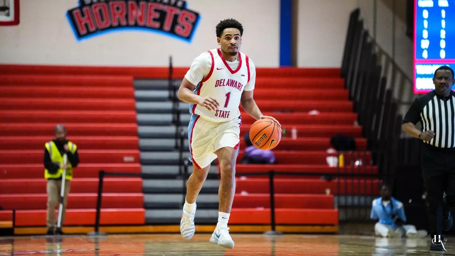 James' buzzer-beater leads Delaware State past Kean 66-64