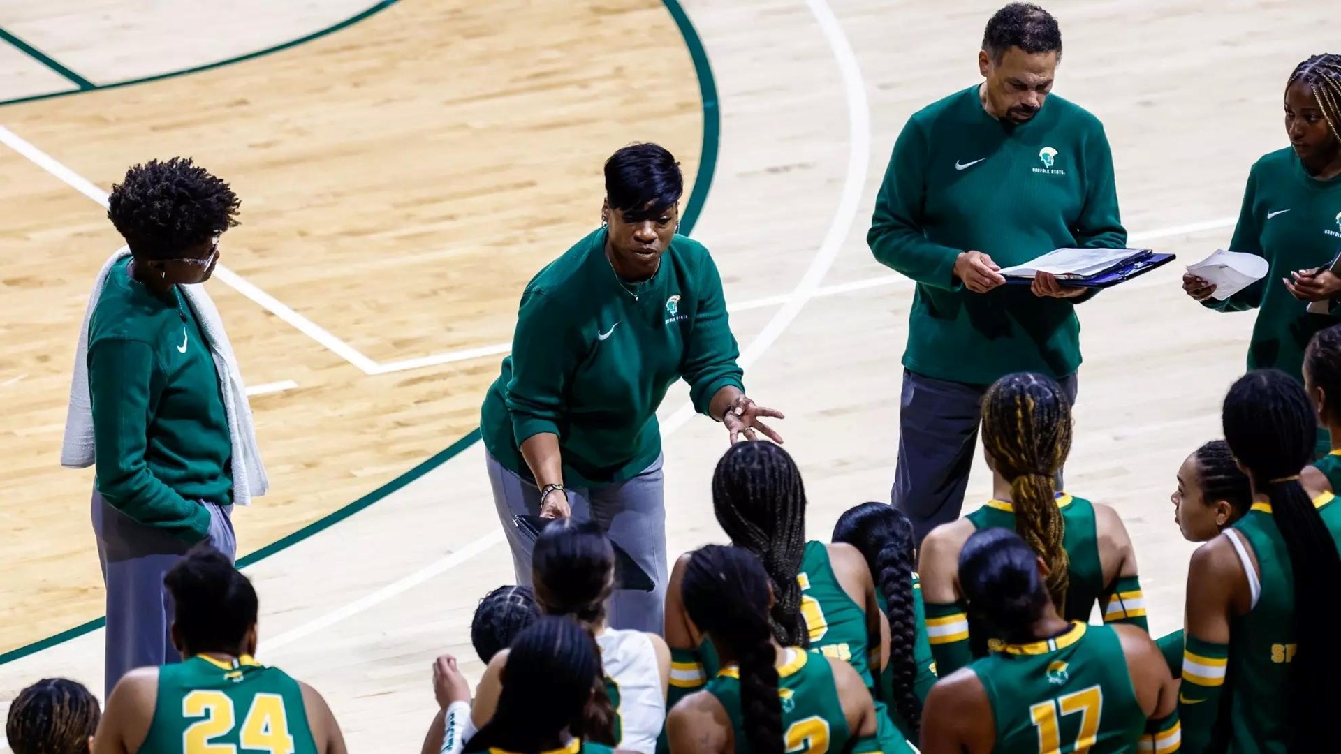 Volleyball Travels to Clemson for Big Orange Bash